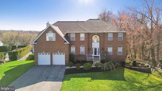 6 LAWRENCE CT, Monroe Township, NJ 08831
