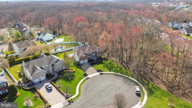6 LAWRENCE CT, Monroe Township, NJ 08831