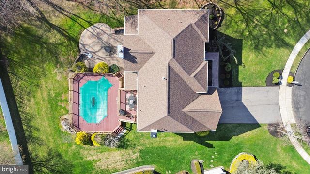 6 LAWRENCE CT, Monroe Township, NJ 08831