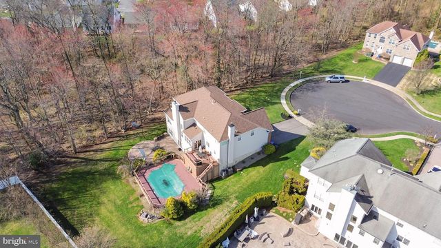 6 LAWRENCE CT, Monroe Township, NJ 08831