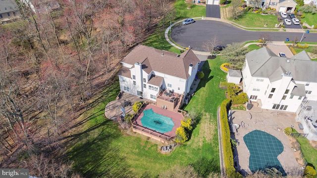 6 LAWRENCE CT, Monroe Township, NJ 08831