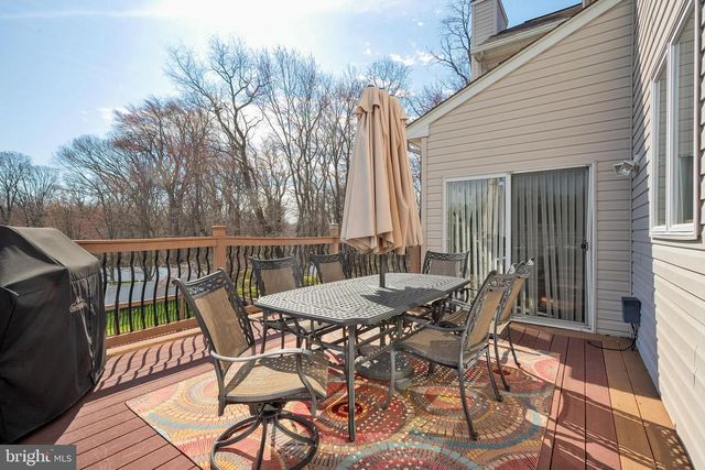 6 LAWRENCE CT, Monroe Township, NJ 08831