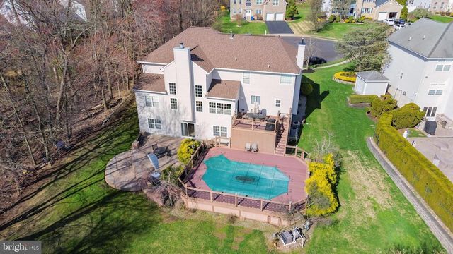 6 LAWRENCE CT, Monroe Township, NJ 08831