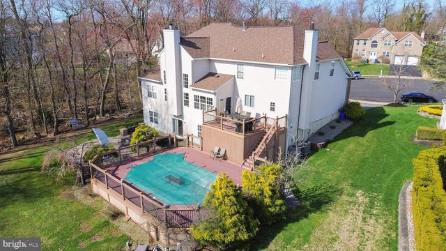 6 LAWRENCE CT, Monroe Township, NJ 08831