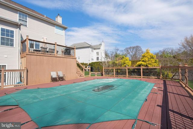 6 LAWRENCE CT, Monroe Township, NJ 08831