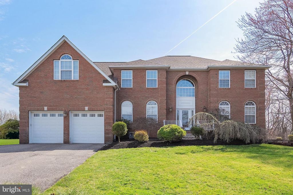 6 LAWRENCE CT, Monroe Township, NJ 08831