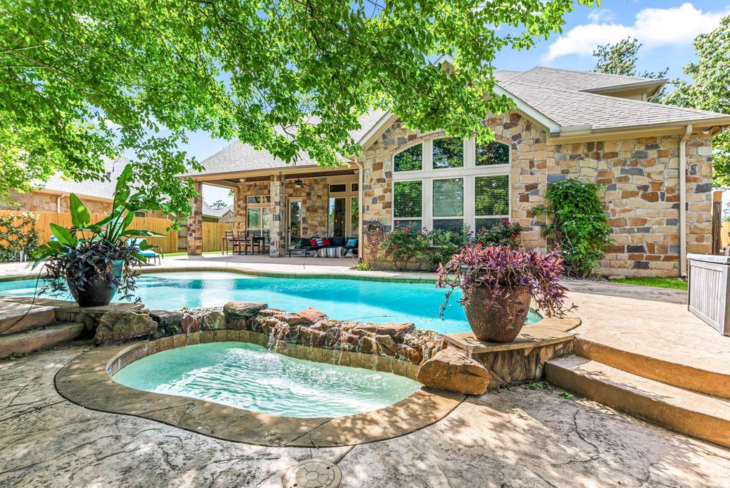 2401 Ellis Park Lane, Conroe, TX 77304