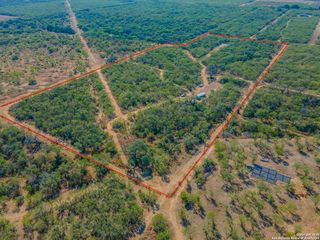 12417 FM 2779, Moore, TX 78057