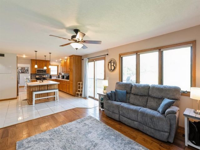 1415 W 9th Street S, Newton, IA 50208