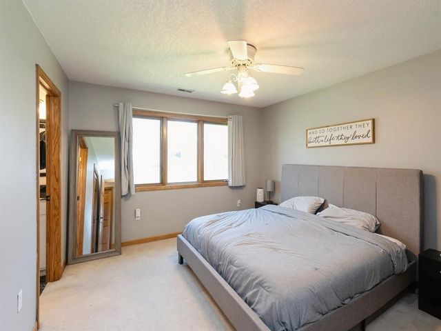 1415 W 9th Street S, Newton, IA 50208