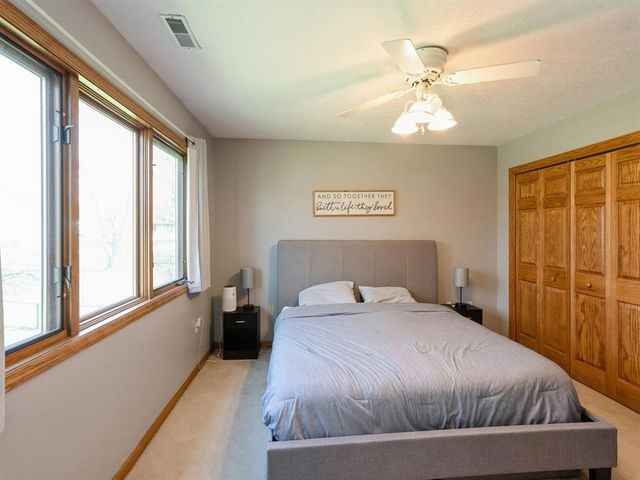 1415 W 9th Street S, Newton, IA 50208