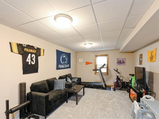 1415 W 9th Street S, Newton, IA 50208