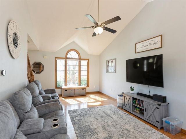 1415 W 9th Street S, Newton, IA 50208