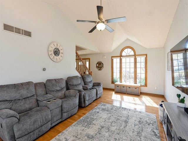 1415 W 9th Street S, Newton, IA 50208