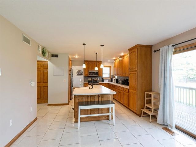 1415 W 9th Street S, Newton, IA 50208