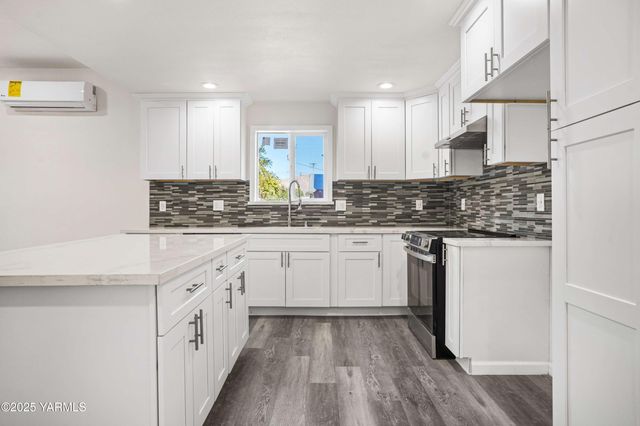 105 S Fair Ave, Yakima, WA 98901