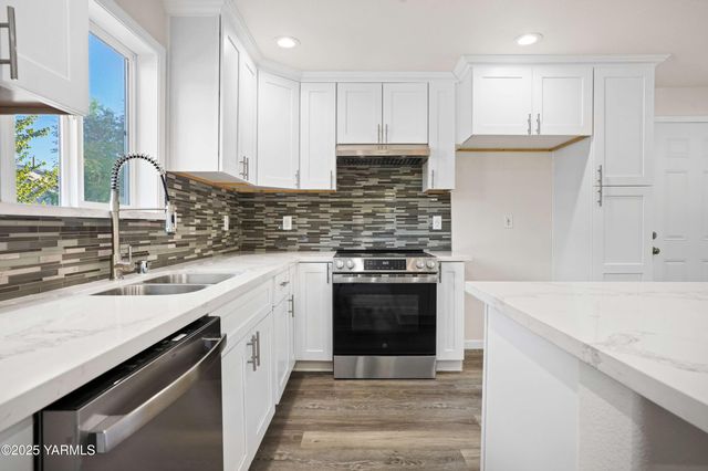 105 S Fair Ave, Yakima, WA 98901