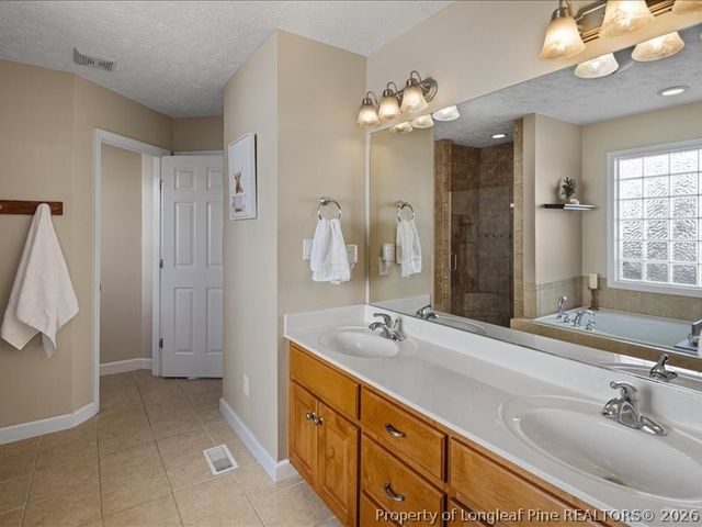 1328 Masterpiece Drive, Hope Mills, NC 28348