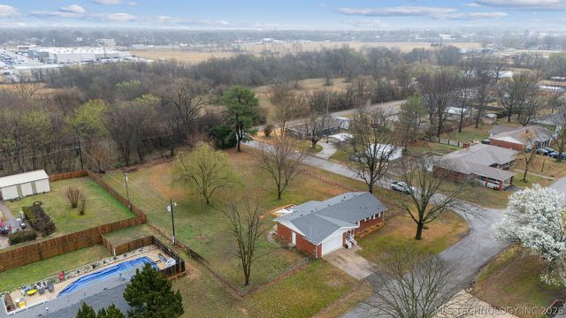 205 S Mary Avenue, Wagoner, OK 74467