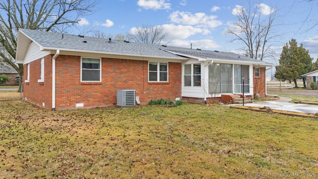 205 S Mary Avenue, Wagoner, OK 74467