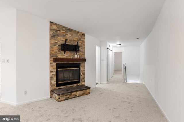 402-B MULBERRY CV, Mount Laurel, NJ 08054