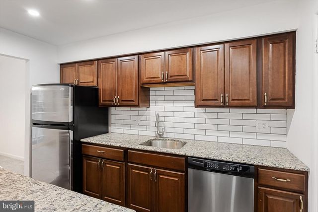 402-B MULBERRY CV, Mount Laurel, NJ 08054