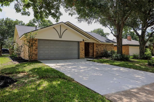 51 Sweetgum Court, Brazos Bend, TX 77566