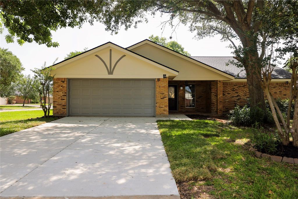 51 Sweetgum Court, Brazos Bend, TX 77566