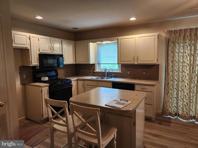 208 E 6TH ST, Lititz, PA 17543