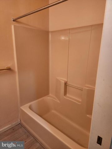 208 E 6TH ST, Lititz, PA 17543