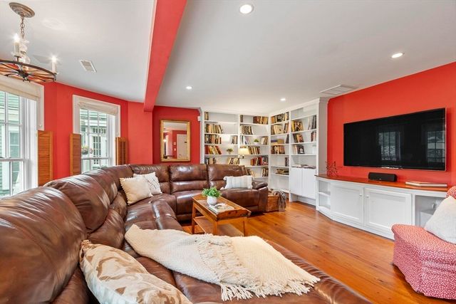 44 Andover Street, North Andover, MA 01845