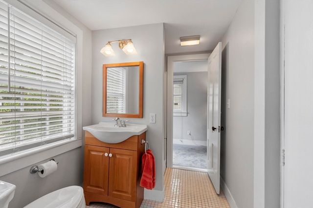 44 Andover Street, North Andover, MA 01845