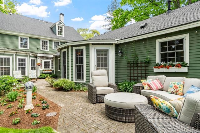 44 Andover Street, North Andover, MA 01845