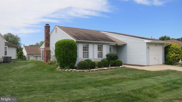 17 MEADOWWOOD CT, Columbus, NJ 08022