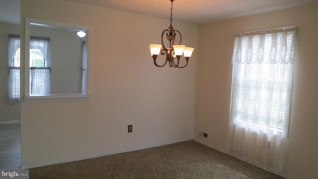 17 MEADOWWOOD CT, Columbus, NJ 08022