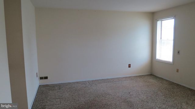 17 MEADOWWOOD CT, Columbus, NJ 08022