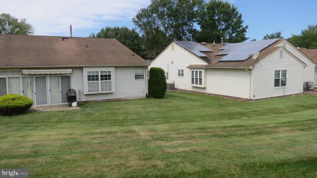 17 MEADOWWOOD CT, Columbus, NJ 08022