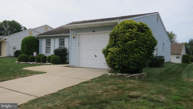 17 MEADOWWOOD CT, Columbus, NJ 08022