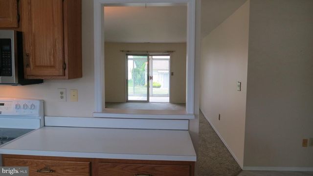 17 MEADOWWOOD CT, Columbus, NJ 08022