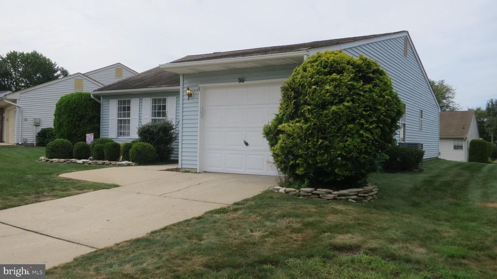 17 MEADOWWOOD CT, COLUMBUS, NJ 08022 — photo 4