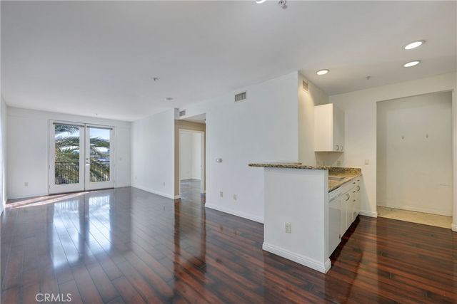 1801 E Katella 4003, Anaheim, CA 92805