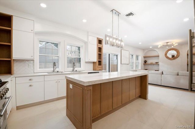 22 Franklin Avenue, Port Washington, NY 11050