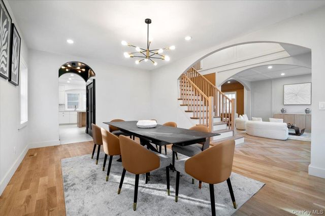 22 Franklin Avenue, Port Washington, NY 11050