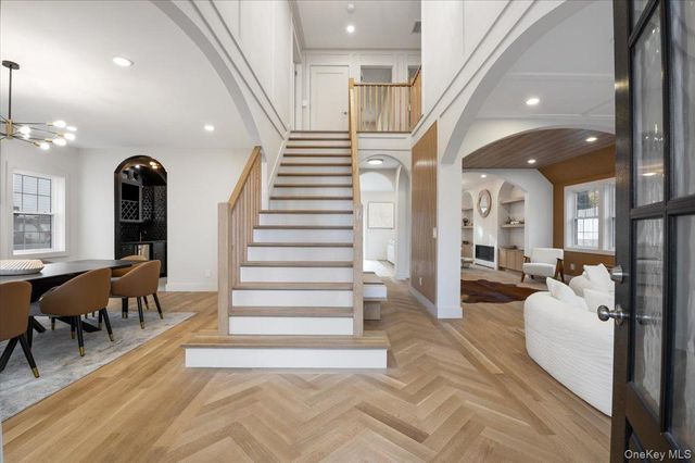 22 Franklin Avenue, Port Washington, NY 11050