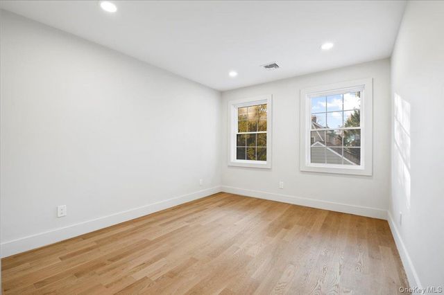 22 Franklin Avenue, Port Washington, NY 11050