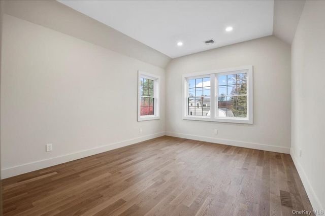 22 Franklin Avenue, Port Washington, NY 11050