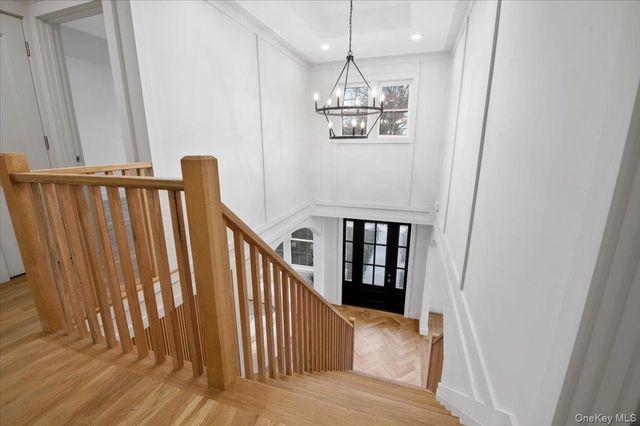 22 Franklin Avenue, Port Washington, NY 11050