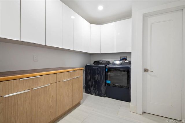 22 Franklin Avenue, Port Washington, NY 11050