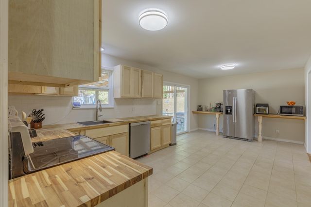 1144 Ridgeway Road, Lafayette, GA 30728