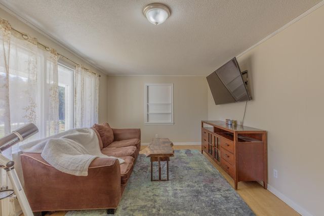 1144 Ridgeway Road, Lafayette, GA 30728